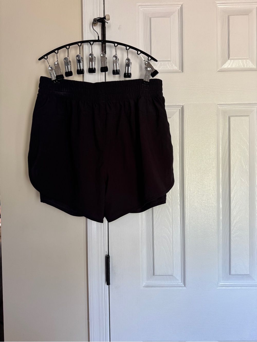 Avia Women's Black Elastic-Waist Running Athletic Shorts Size Medium Adjustable